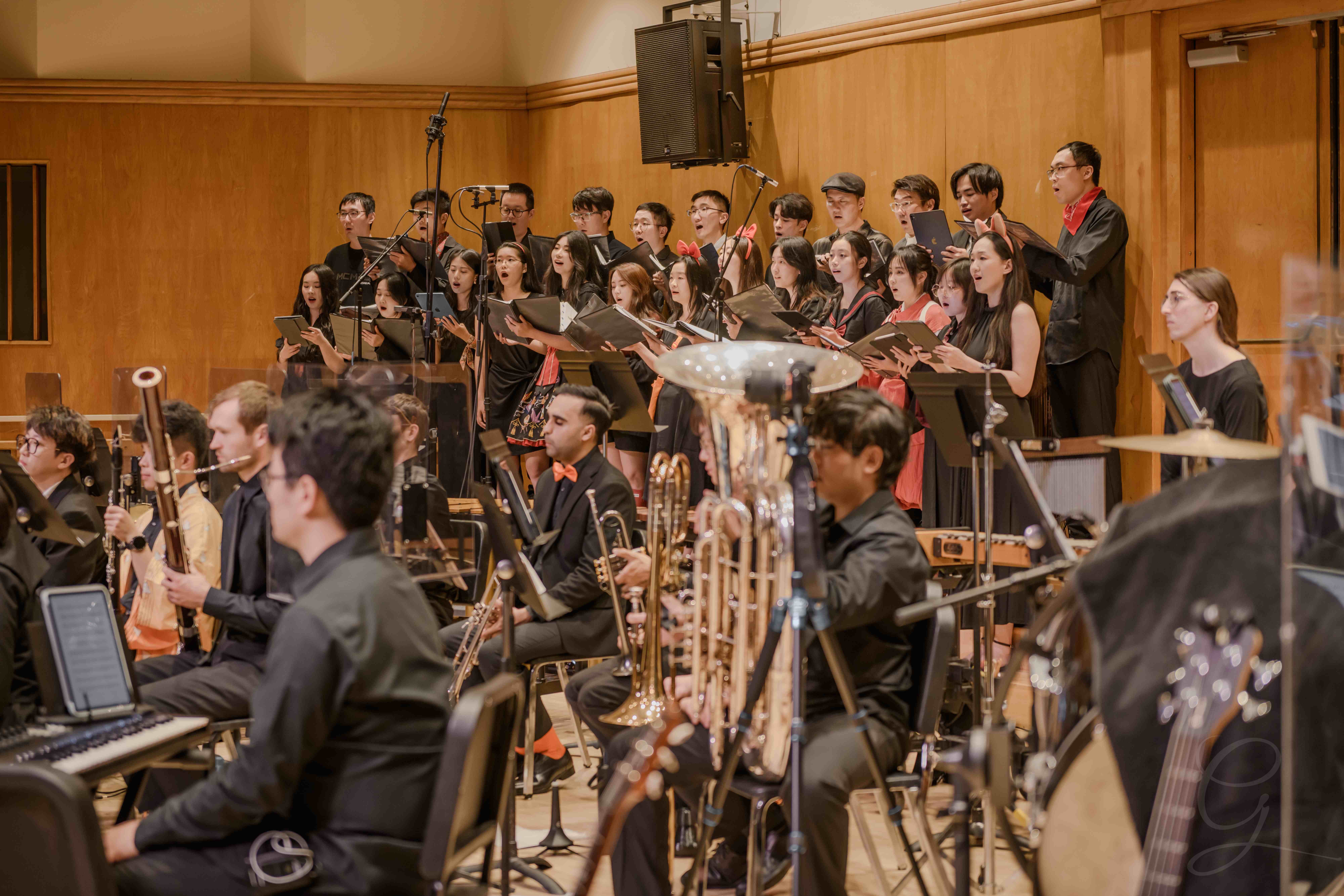 Full GG Orchestra and choir performing together on stage